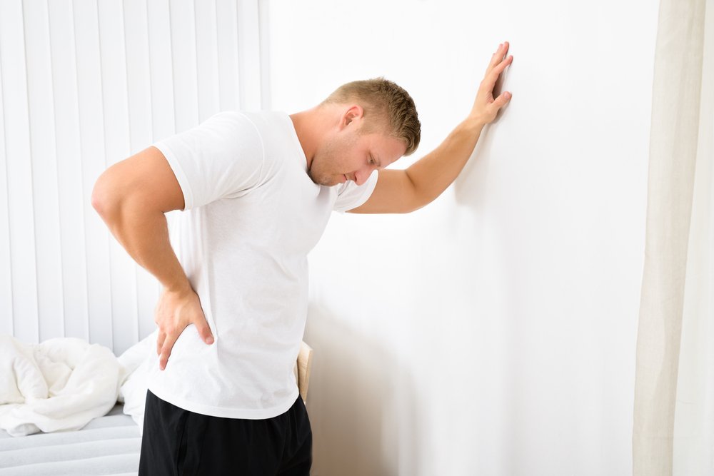 Просыпаюсь с болью в спине: причины и способы от нее избавиться